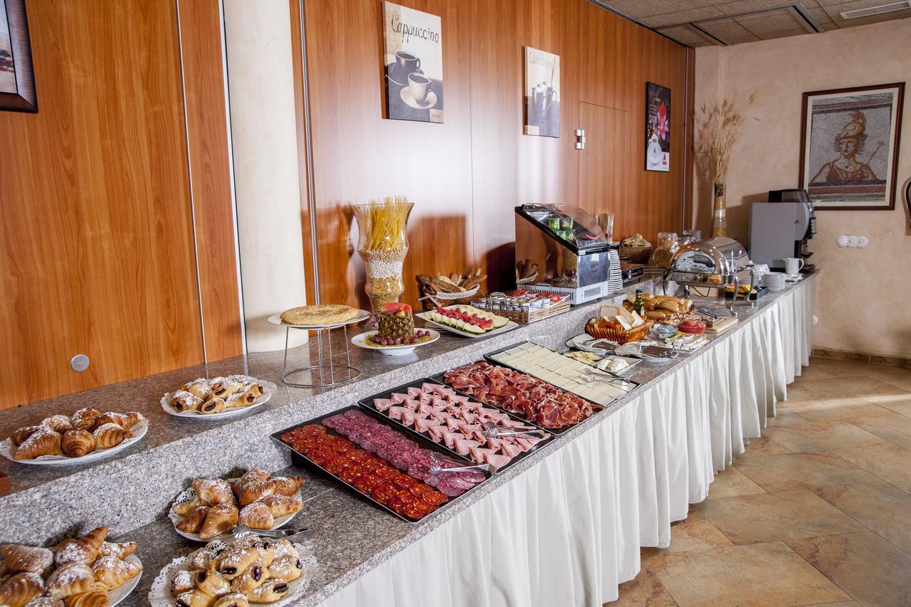 Hotel Comendador การ์รังเก ภายนอก รูปภาพ